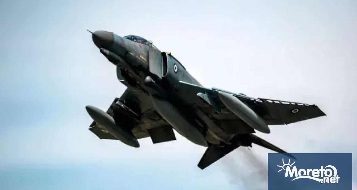 Двуместен изтребител F-4 Phantom на гръцките военновъздушни сили се разби