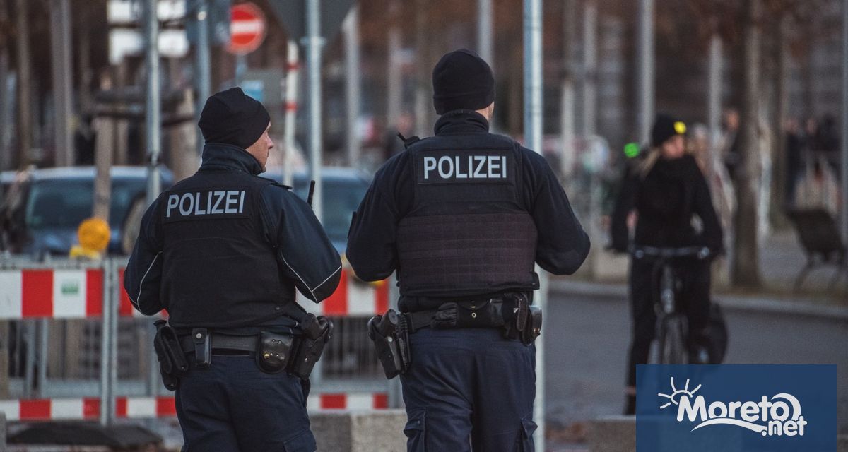 Германското министерство на вътрешните работи съобщи днес, че претърсва 54