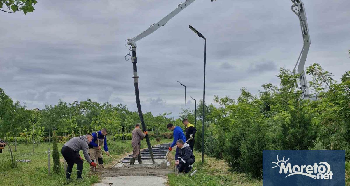 Продължава изграждането на алеята в Парк Борисова градина – Галата