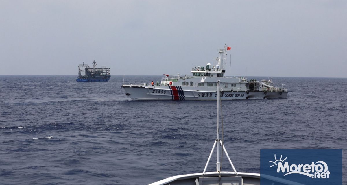 Филипински кораб и китайски плавателен съд се сблъскаха близо до