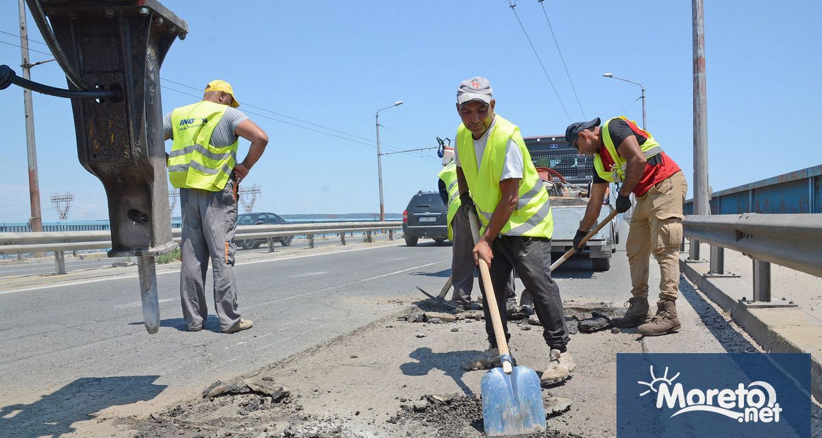 Ремонтно възстановителните дейности по участъци с нарушена пътна настилка на Аспаруховия