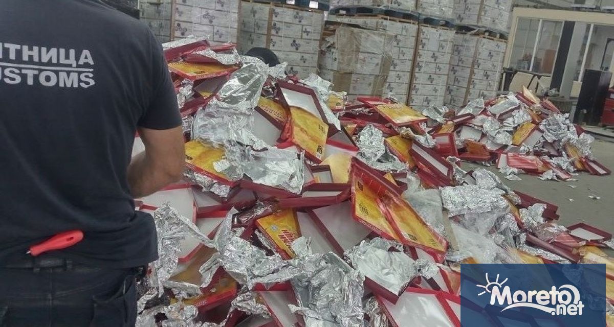 Митнически служители откриха 22 хиляди кутии цигари укрити в кутии