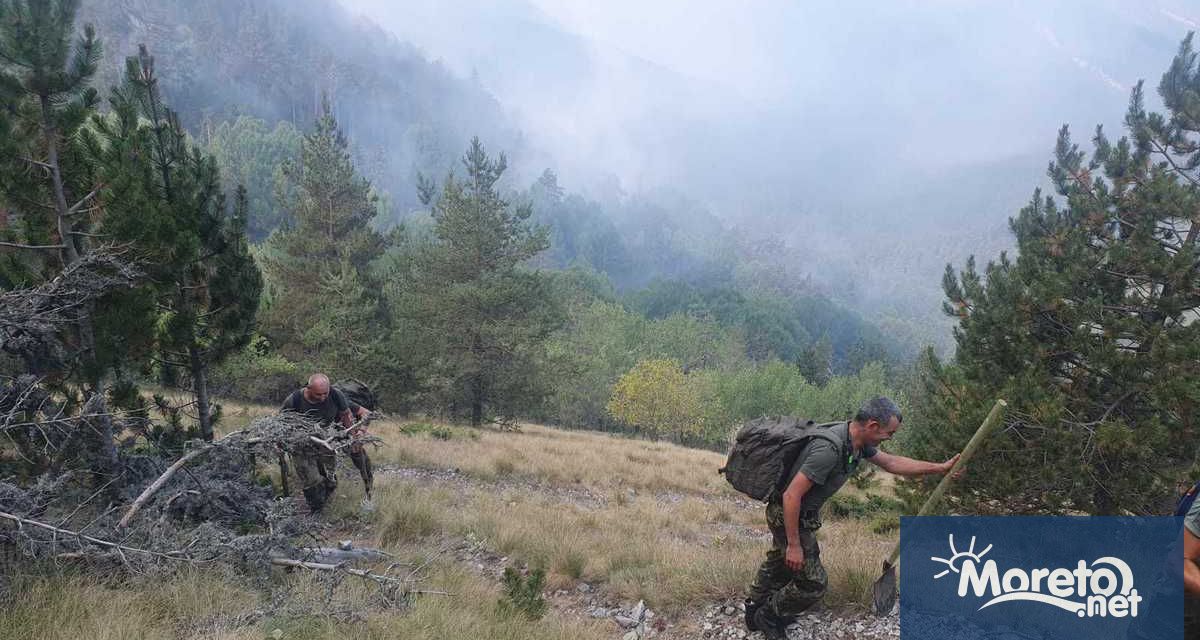 Нова група от 24 военнослужещи със 7 единици специализирана техника