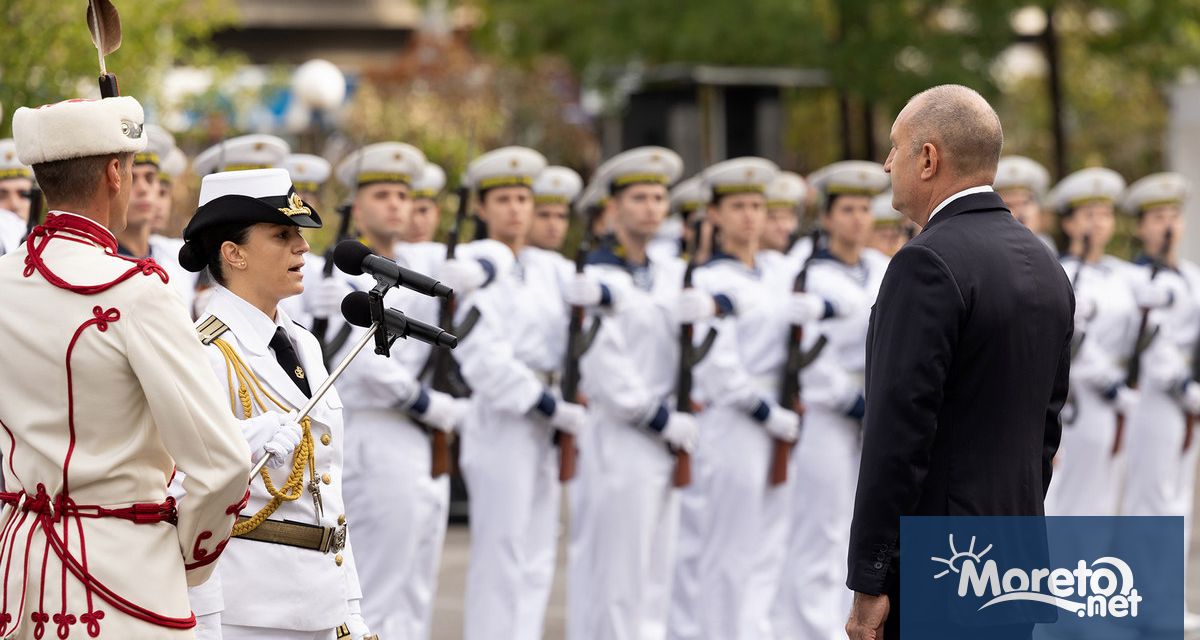 Президентът и върховен главнокомандващ на Въоръжените сили на Република България