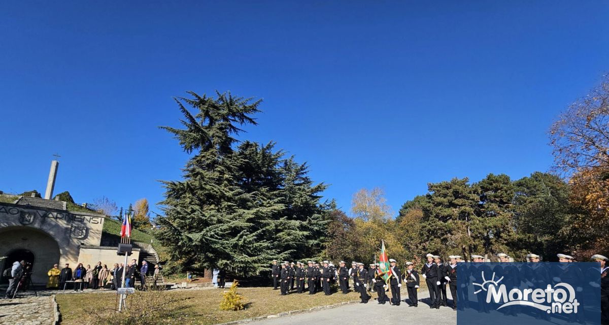 С военен ритуал заупокойна молитва и откриване на изложбата Варна