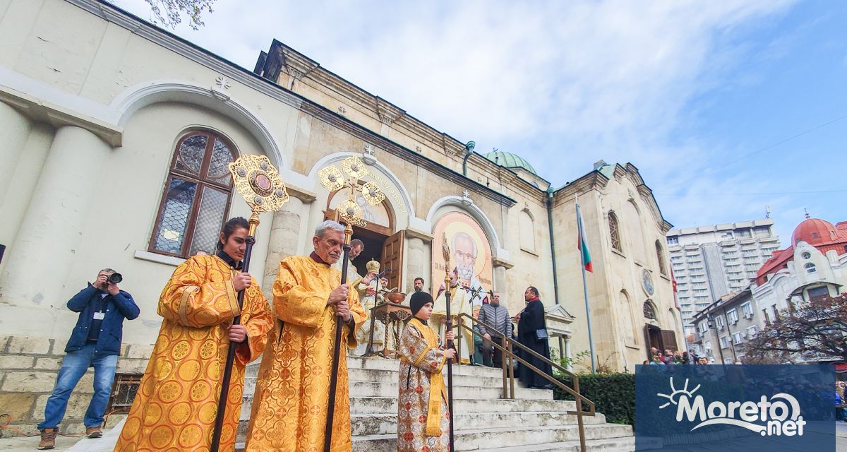 Молебен за здраве отслужи Варненският и Великопреславски митрополит Йоан за