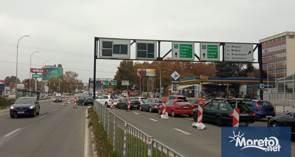 Движението във всички посоки в района на Двете кули –