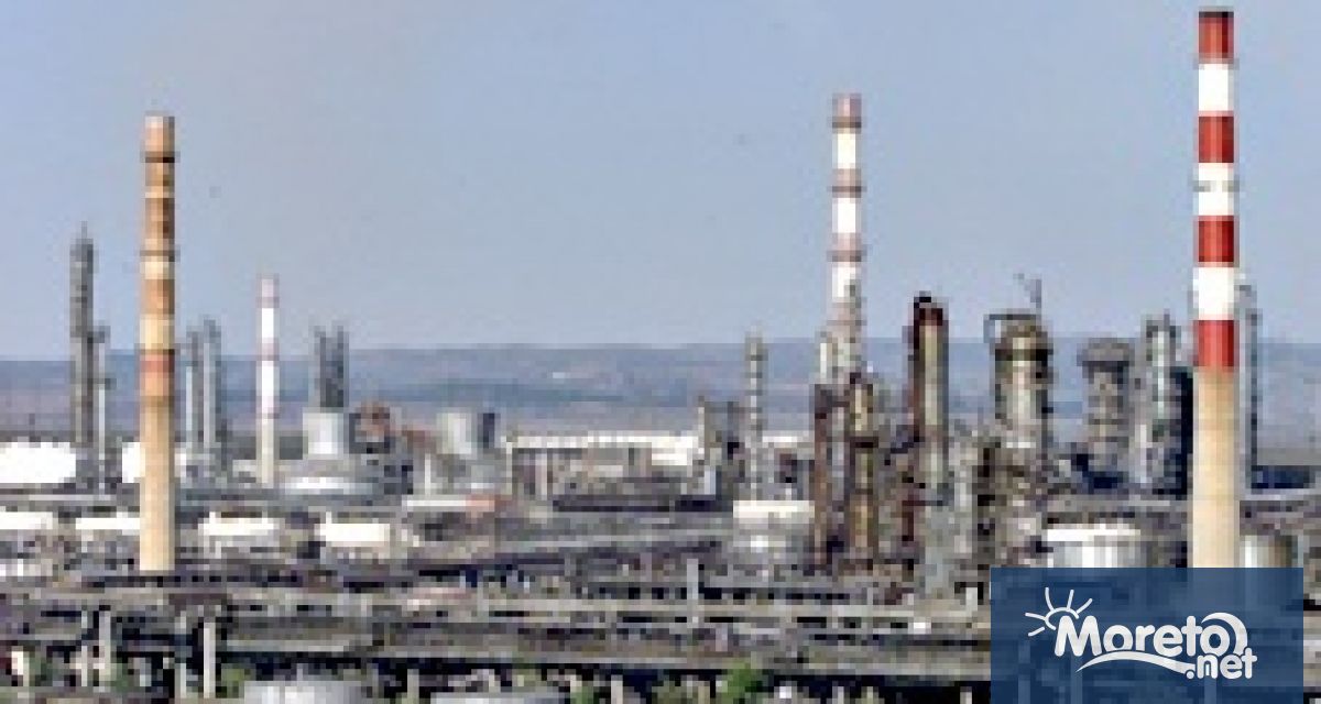 Синдикатите в рафинерията Лукойл-Нефтохим се събраха днес извънредно, за да