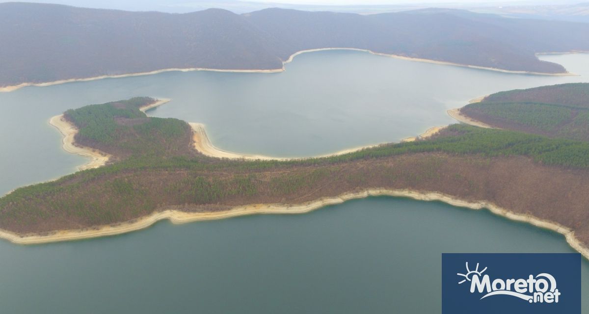 Язовир Камчия който осигурява вода за Бургас Варна и още